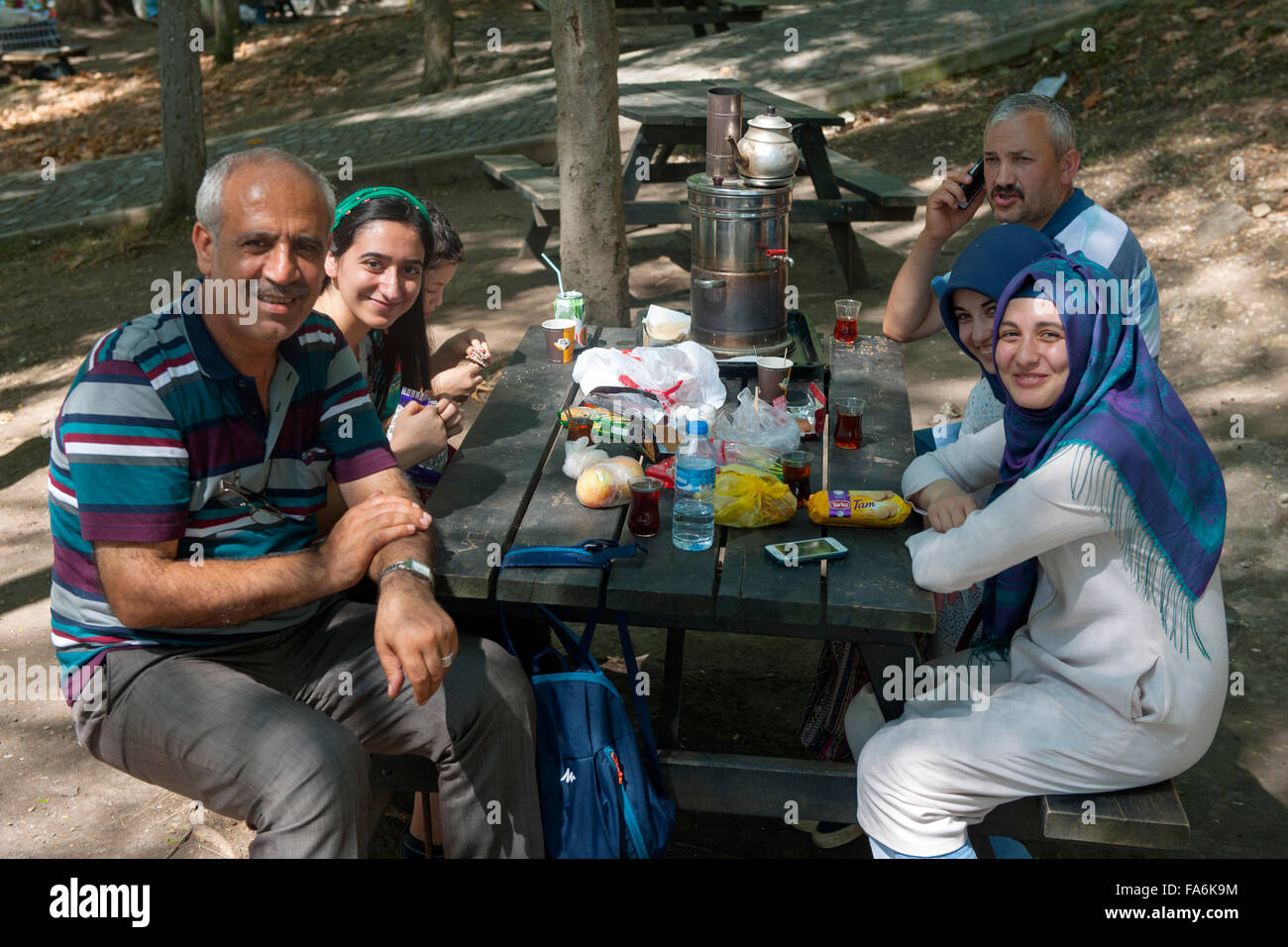 Türkei, östliche Schwarzmeeküste, Giresun, Picknick im Park der Burg Stock Photo