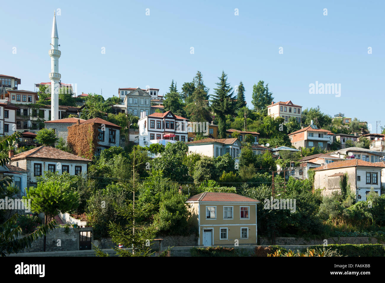 Türkei, östliche Schwarzmeeküste, Akcaabat, Blick auf die Altstdadt mit den historischen Konaks. Die Stadt, die direkt am Schwar Stock Photo