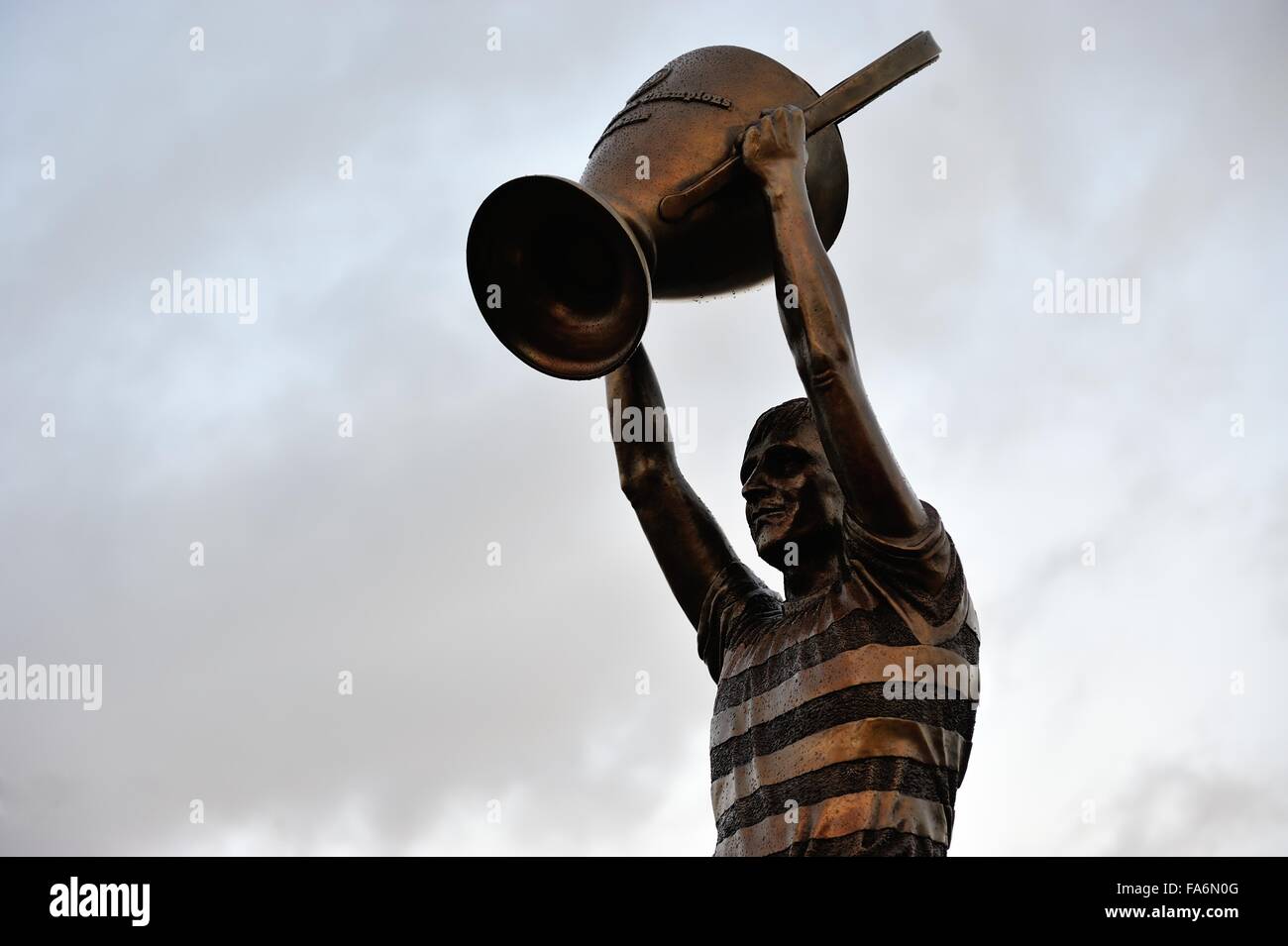 Glasgow, Scotland, UK. 22nd December, 2015. Statue honours the legendary former Celtic captain and Lisbon Lion, Billy McNeill. Credit:  Tony Clerkson/Alamy Live News Stock Photo
