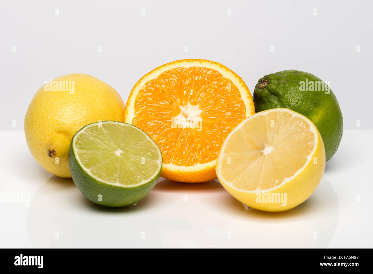 Lemon citrus fruit hi-res stock photography and images - Alamy