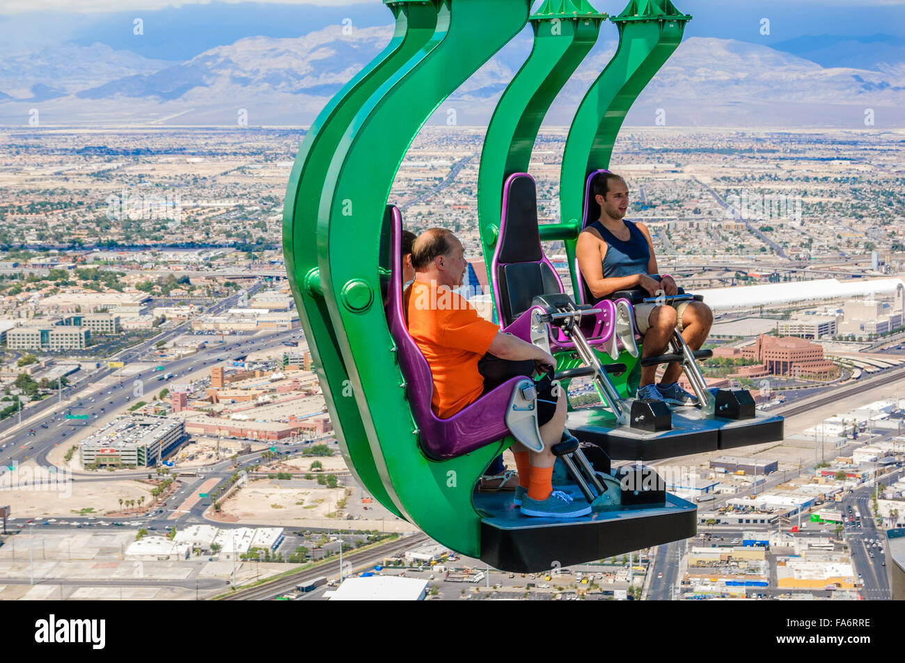 Big Shot Amusement Ride atop … – License image – 70058520 ❘ lookphotos