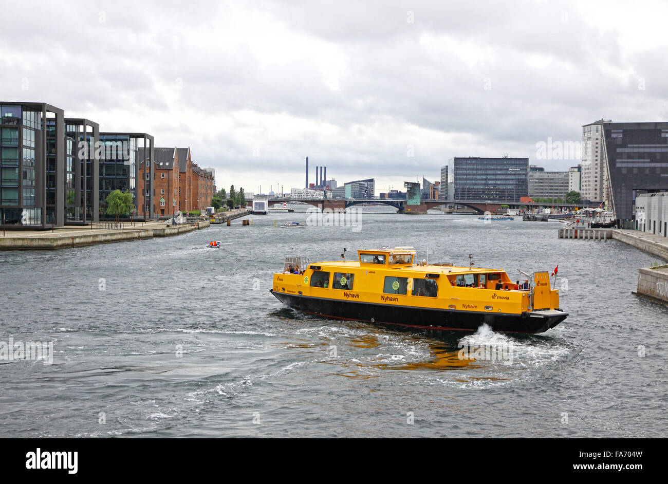 copenhagen-july-28-2012-copenhagen-harbour-bus-arrives-to