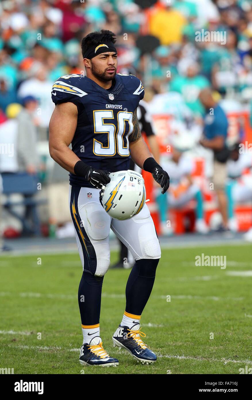 Poll: Should the Chargers Re-sign Manti Te'o? - Bolts From The Blue