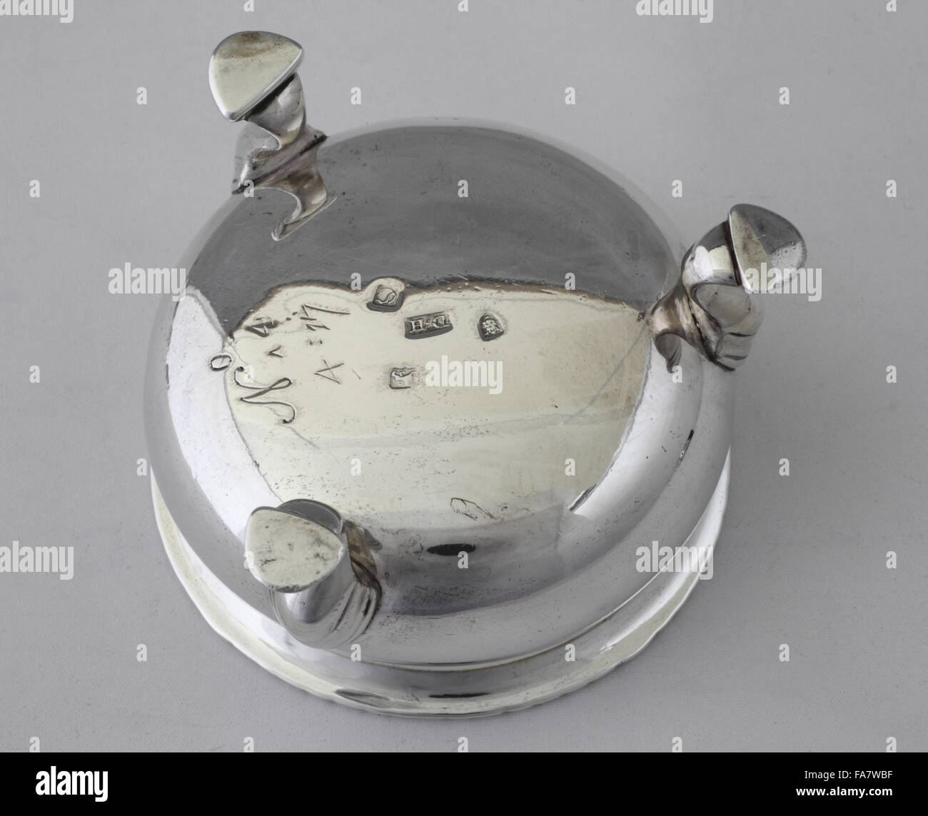 Scratch weight and hallmark on a salt by David Hennel, 1758, part of