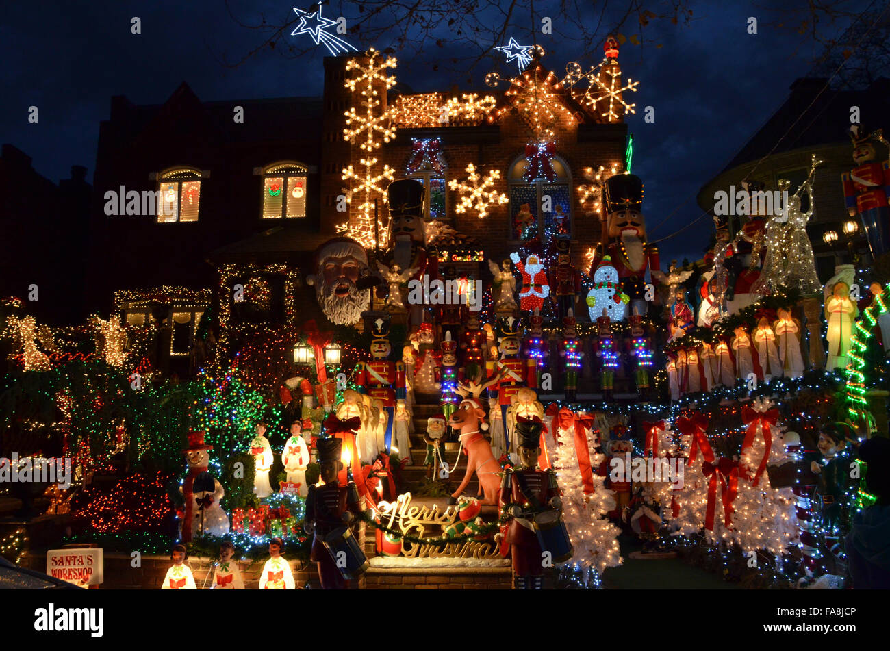 dyker heights brooklyn christmas lights 2015 december houses trees green red blue Stock Photo