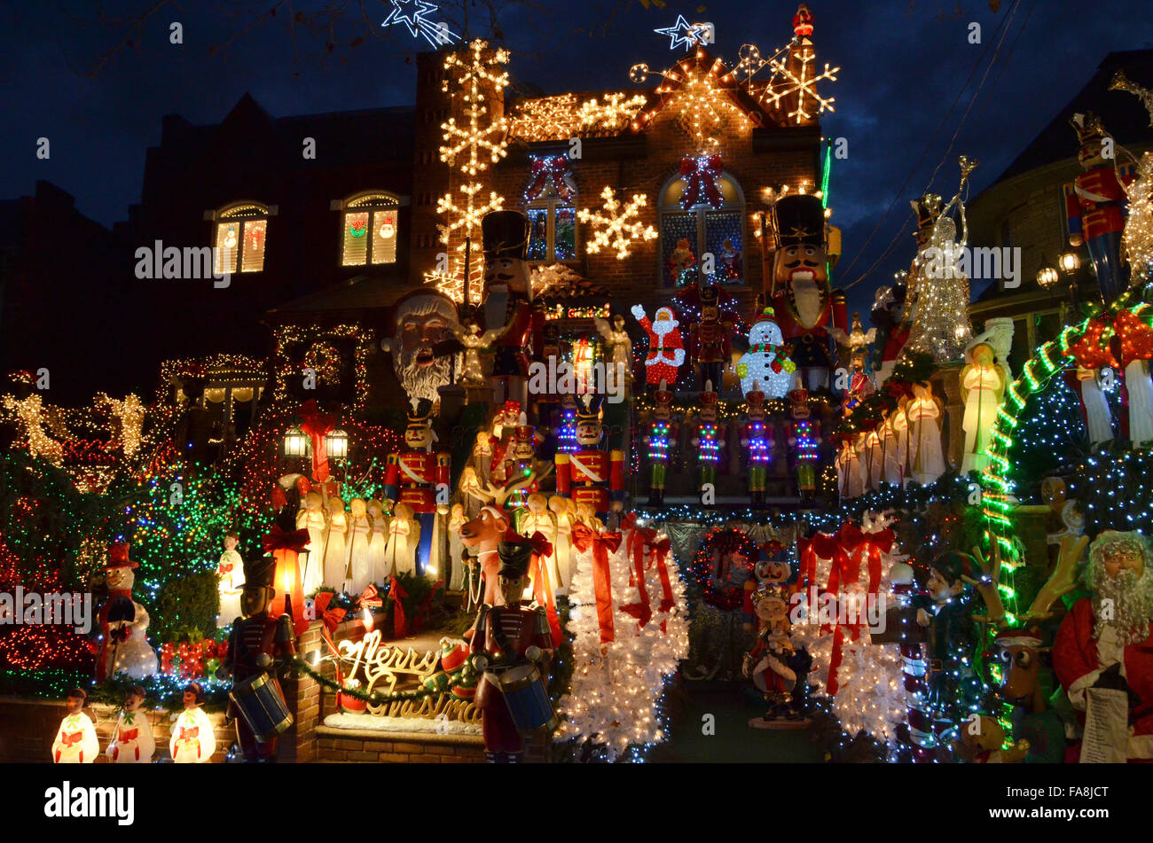 dyker heights brooklyn christmas lights 2015 december houses trees green red blue Stock Photo