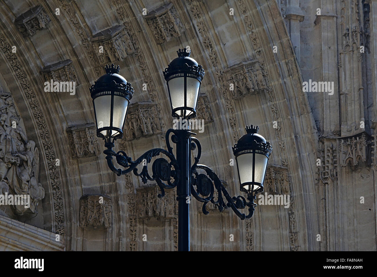 Classic street lantern hi-res stock photography and images - Alamy