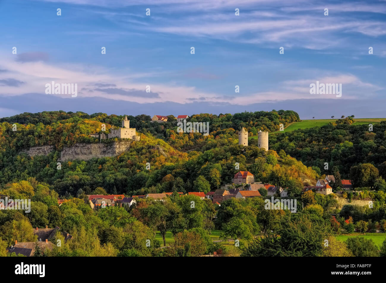 Rudelsburg und Saaleck - Rudelsburg and Saaleck castle 01 Stock Photo