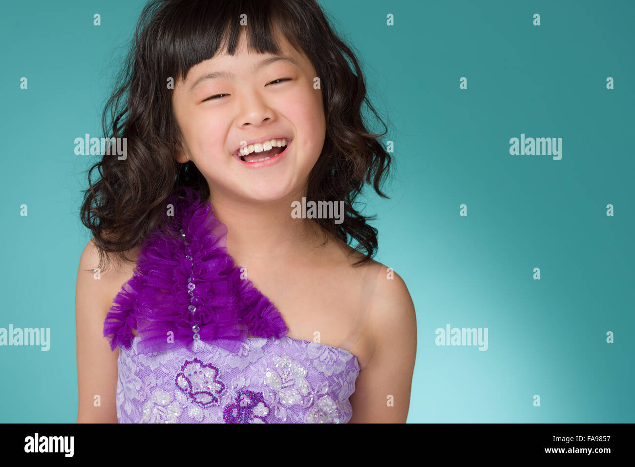 Happy japanese girl hi-res stock photography and images - Alamy