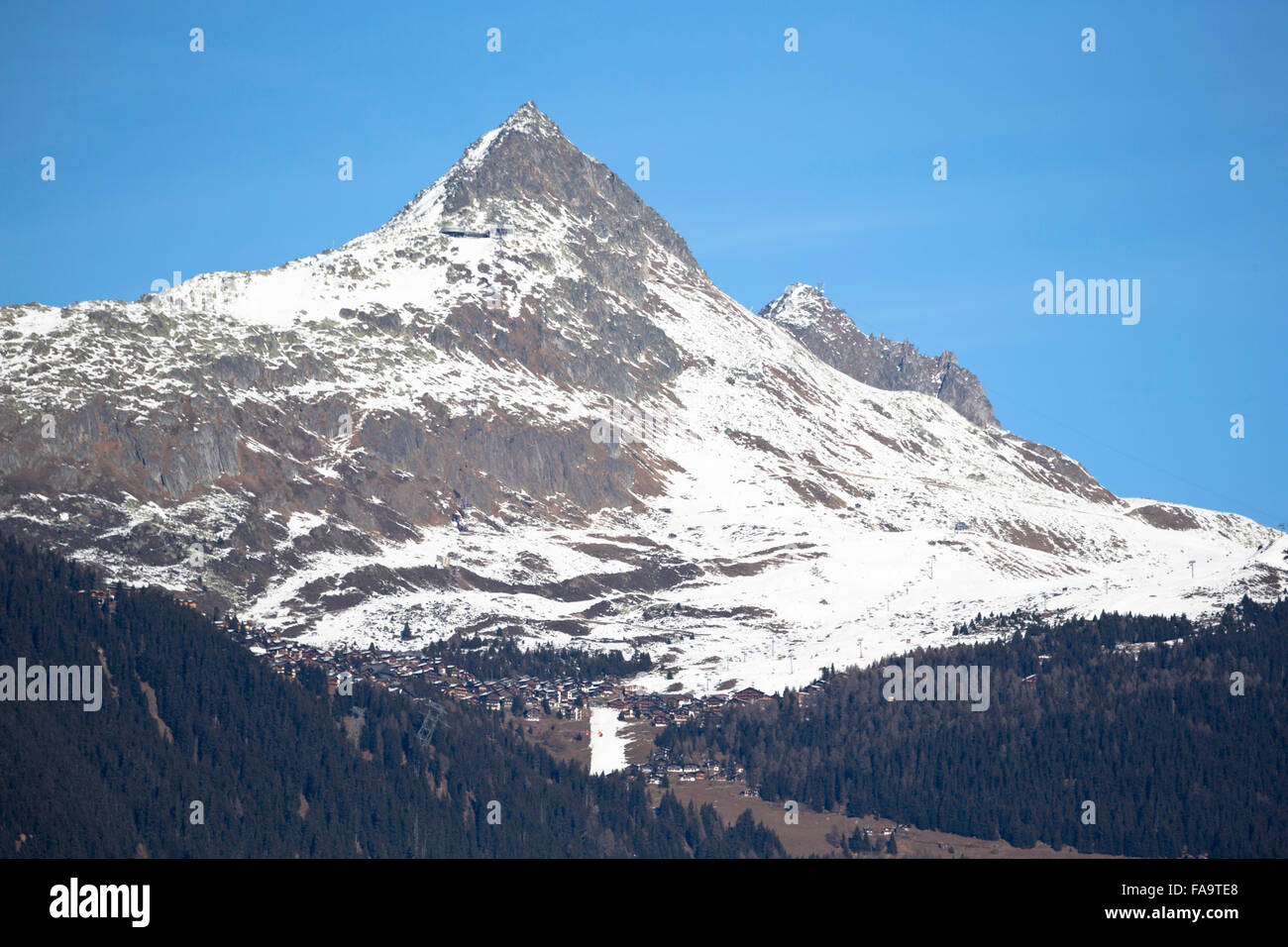 Riederalp, Switzerland. 24th December, 2015. There is a lack of snow in the skiing areas of Switzerland. Slopes are created with artificial snow to attract some tourists and reduce the economical loss. Credit:  Dominic Steinmann/Alamy Live News Stock Photo