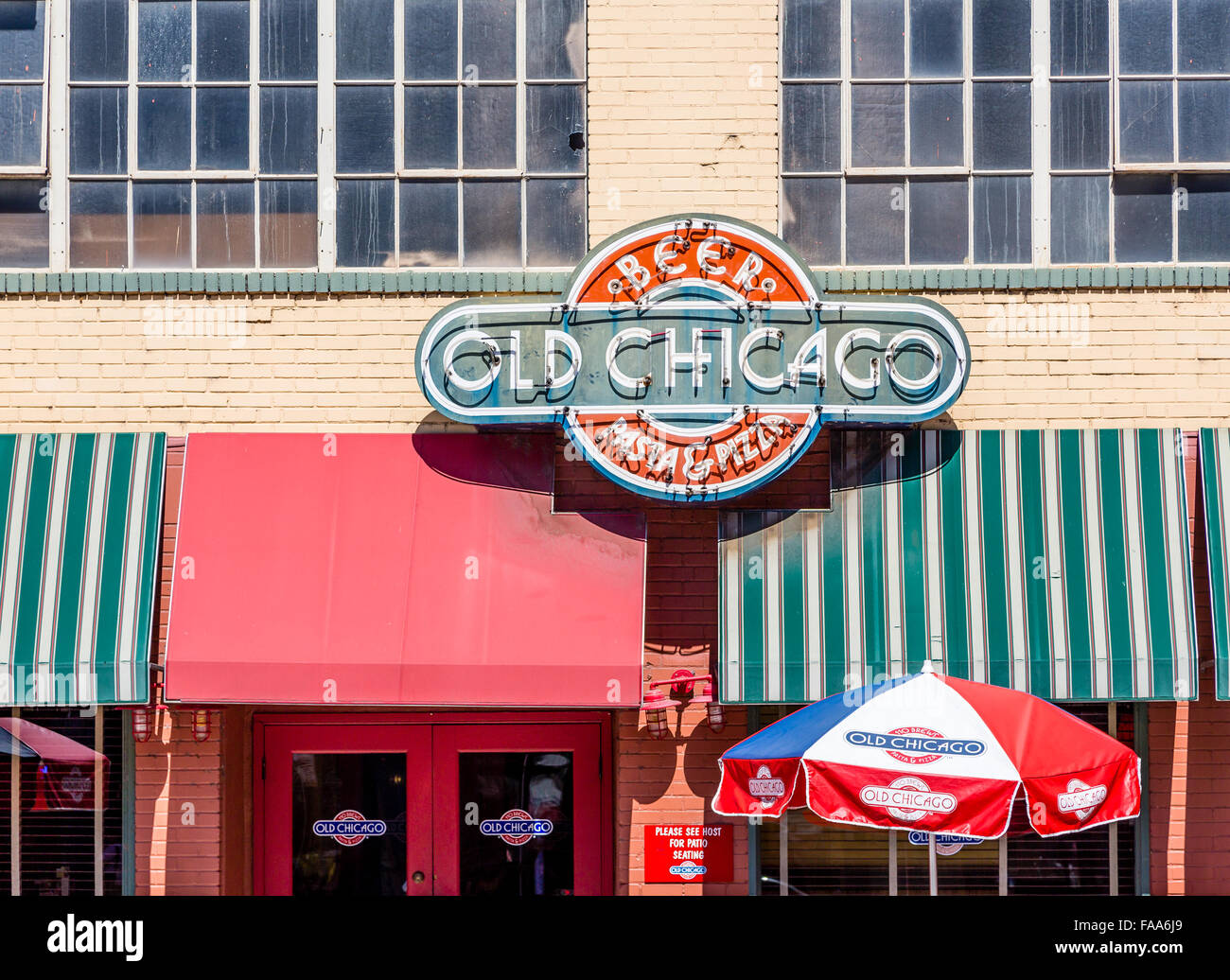 Old Chicago Beer Pasta and Pizza in Denver Stock Photo Alamy