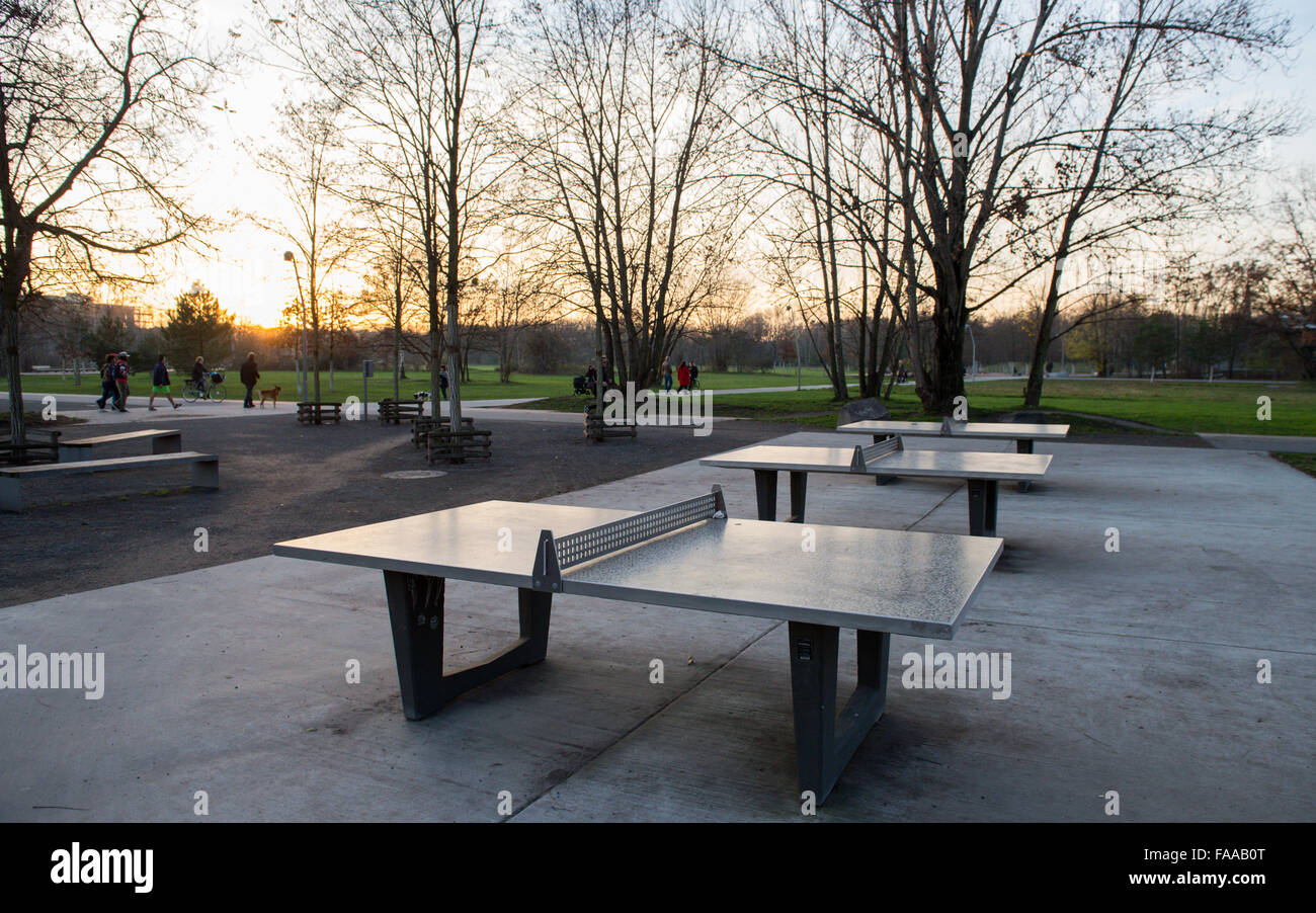 Berlin, Germany. 8th Dec, 2015. Table tennis tables in the park at Gleisdreieck in Berlin