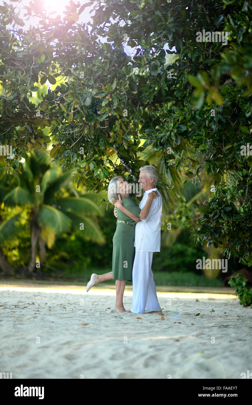 Old indian couple embracing hi-res stock photography and images - Alamy