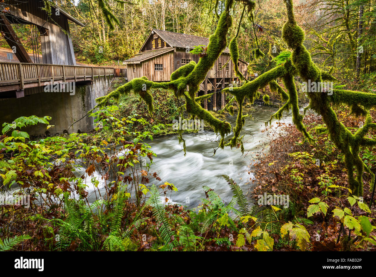 The Cedar Creek Grist Mill in Washington State Stock Photo Alamy