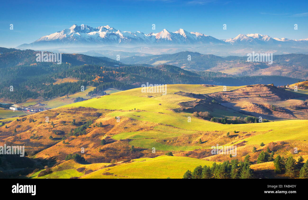 Pieniny Mountains - In the distance you can see Tatra Mountains, Poland Stock Photo