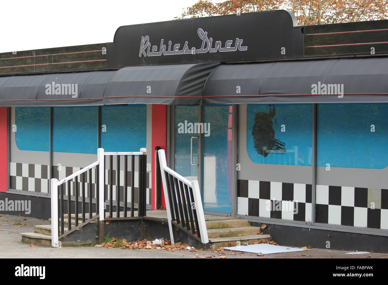 A closed down and abandoned american style diner Stock Photo Alamy