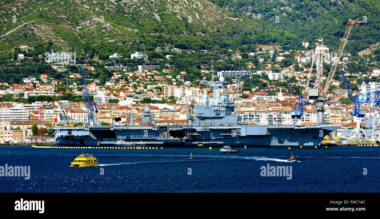 The French aircraft carrier in port - Charles de Gaulle Stock Photo - Alamy