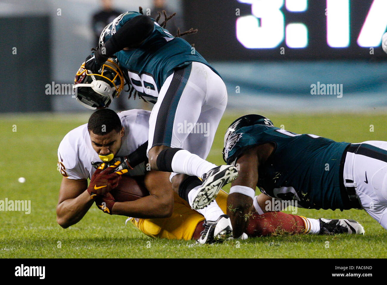 Philadelphia eagles helmet hi-res stock photography and images - Alamy