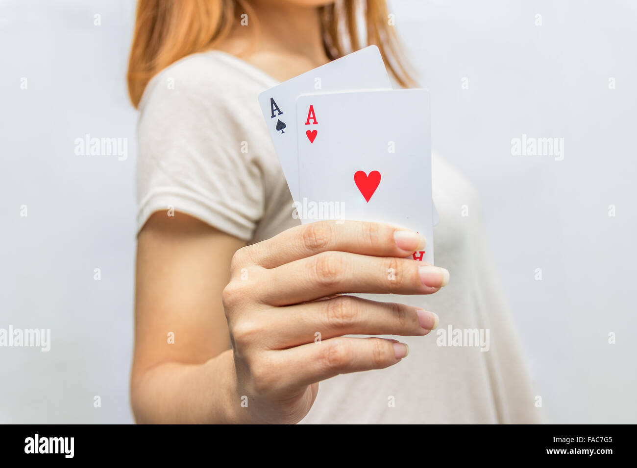 Hands with paper business cards isolated on white background. Male hand  holding blank card collection isolated on white background Stock Vector  Image & Art - Alamy