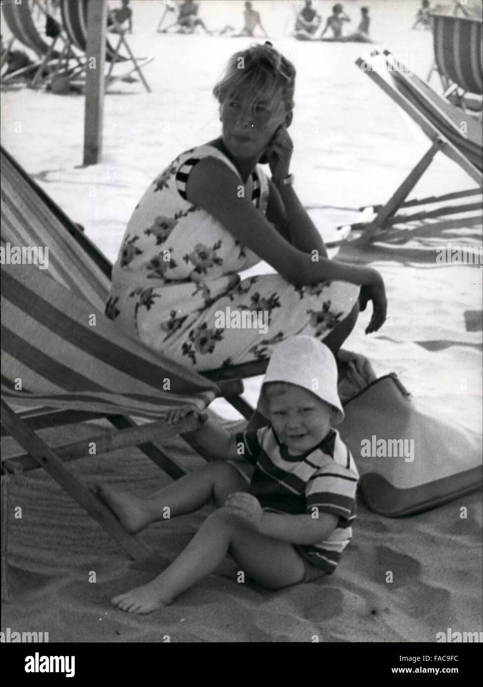 1968 - Paola di Liegi and her family at the beach of Marina di Massa, where they will stay for two months. The little Phillipe enjoys himself on the beach, while his sister Princess Astrid, sleeps on the baby carriage. © Keystone Pictures USA/ZUMAPRESS.com/Alamy Live News Stock Photo