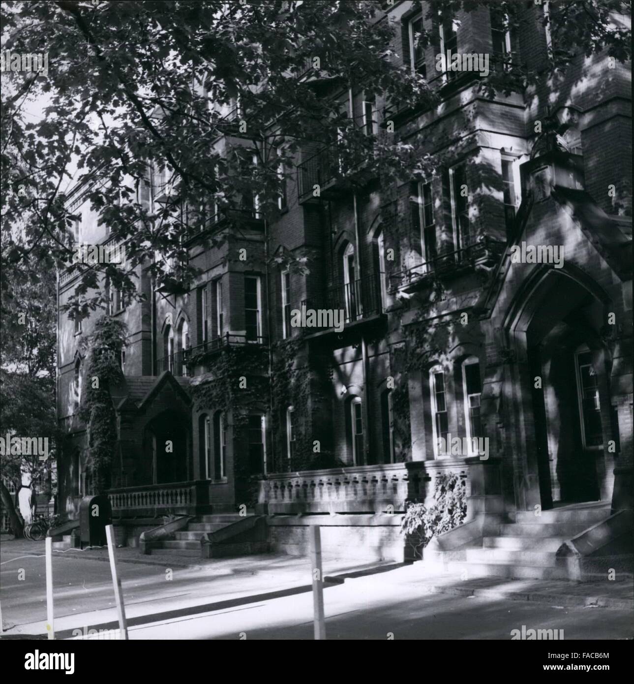 1980 cambridge mass harvard university hi-res stock photography 
