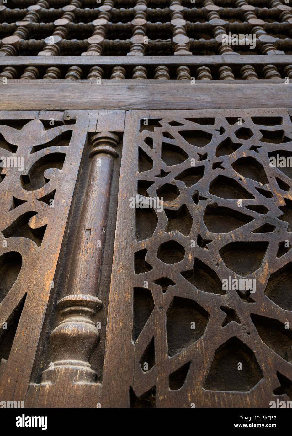 An interleaved wooden ornaments (Arabisk) unit Stock Photo - Alamy