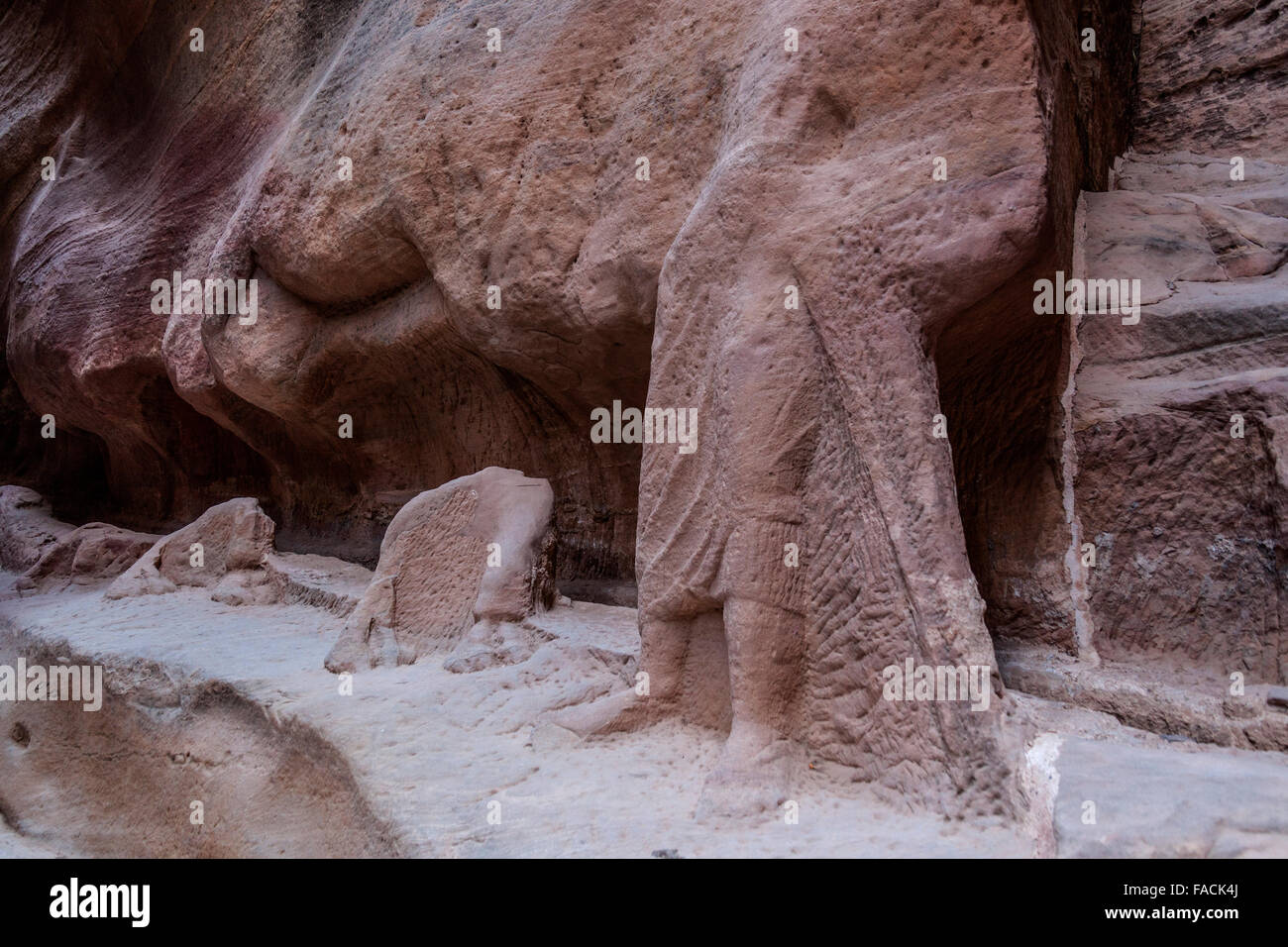 Petra jordan water channel hi-res stock photography and images - Alamy