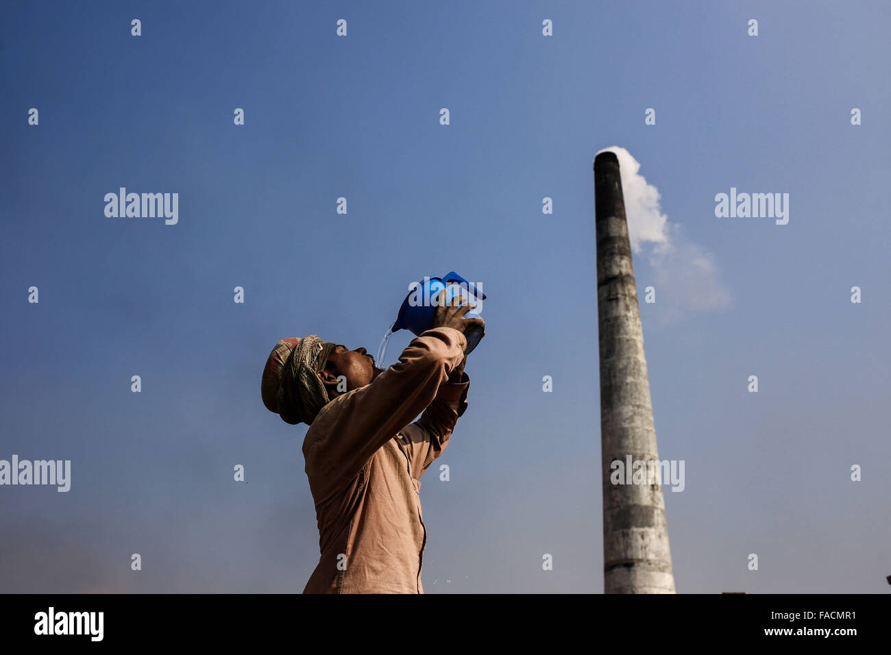 Bangladesh water pollution unicef hires stock photography and images