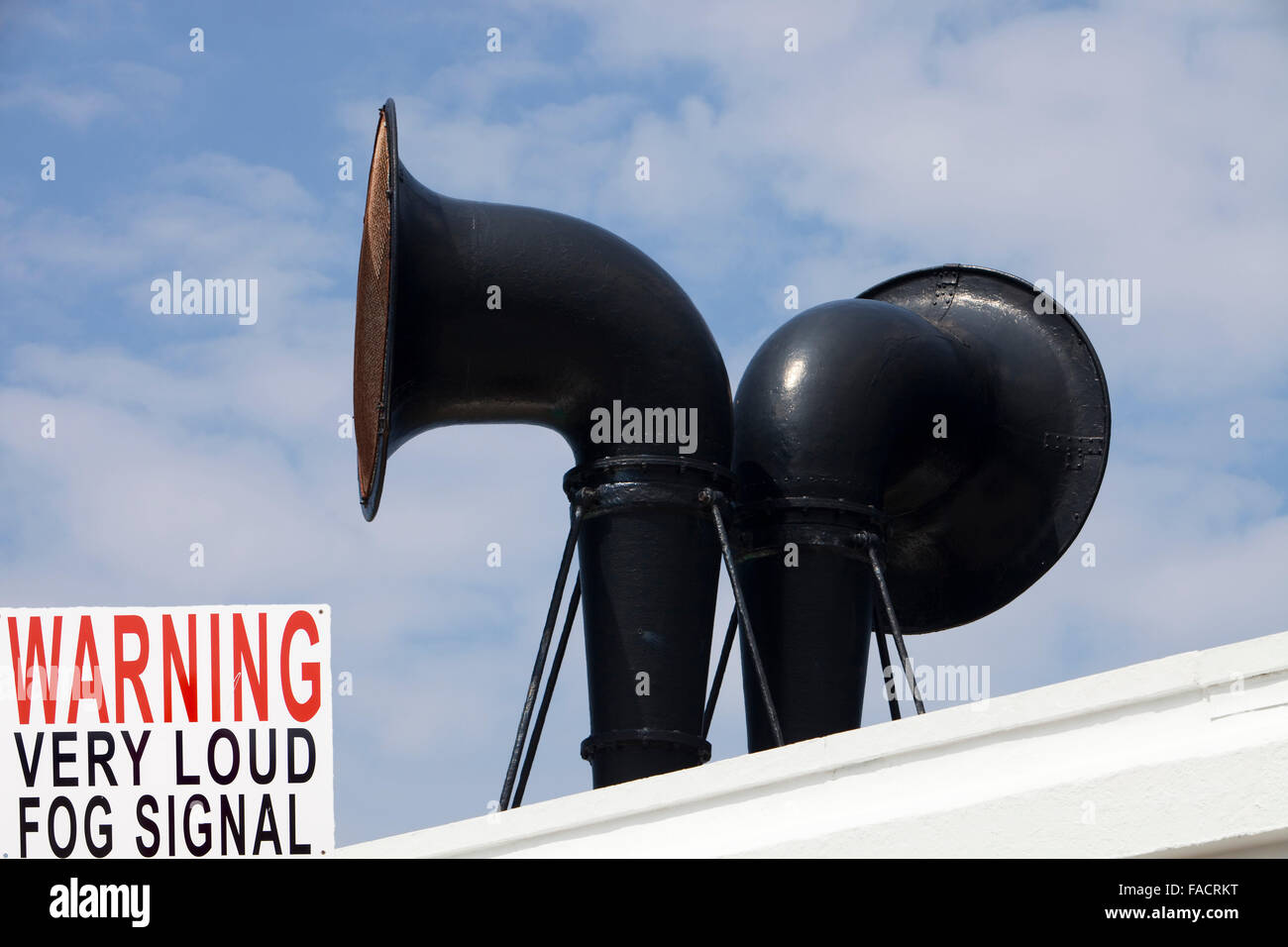 long horn fog horn long horn fog horn