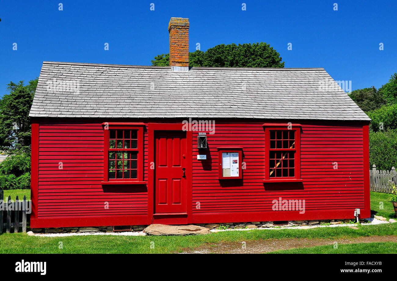 Middletown, Rhode Island: 1715 Hicks House, originally the Bristol ferryman's home, at Prescott Farm historic site * Stock Photo