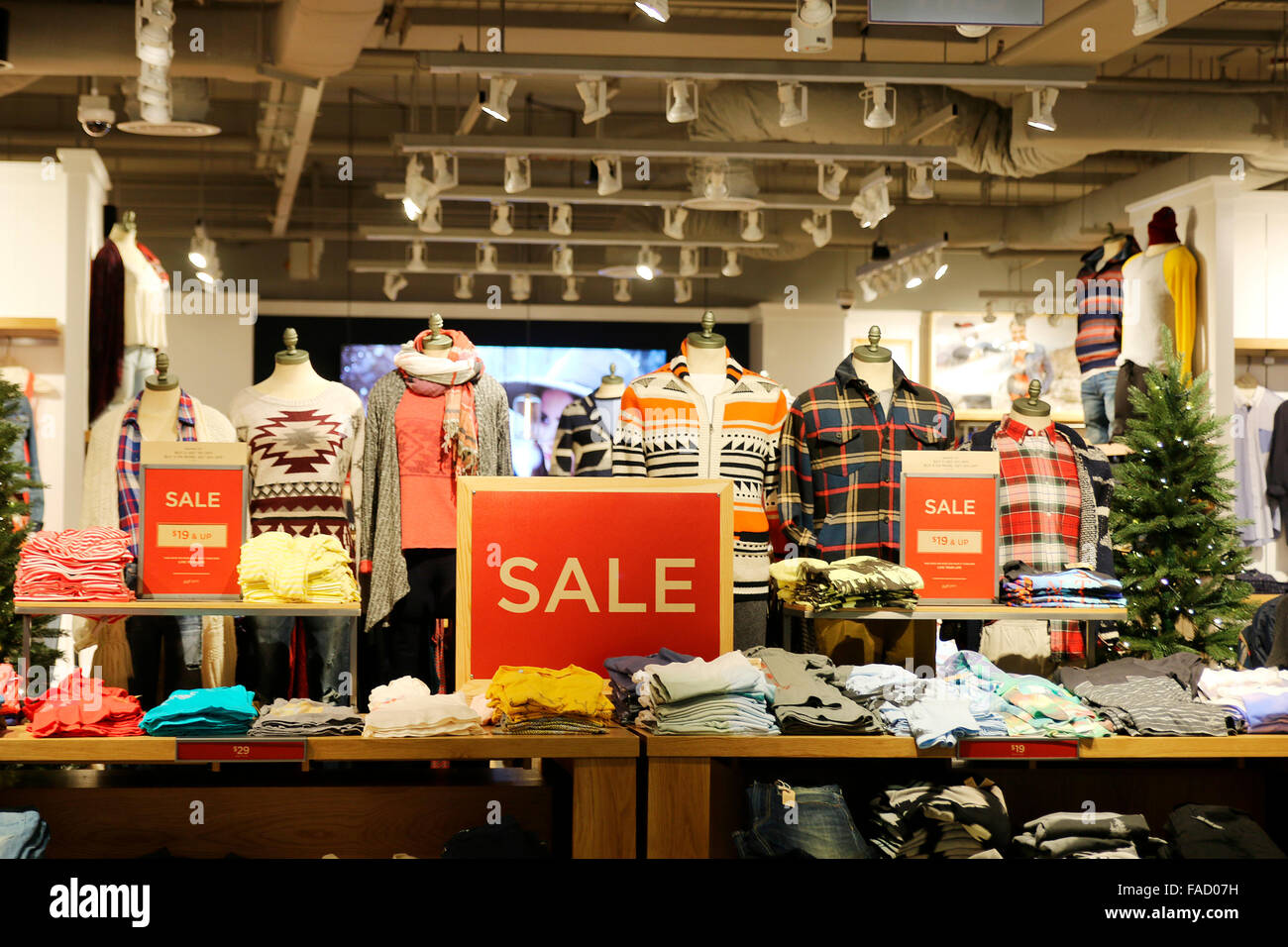 Clothing retail store Stock Photo Alamy