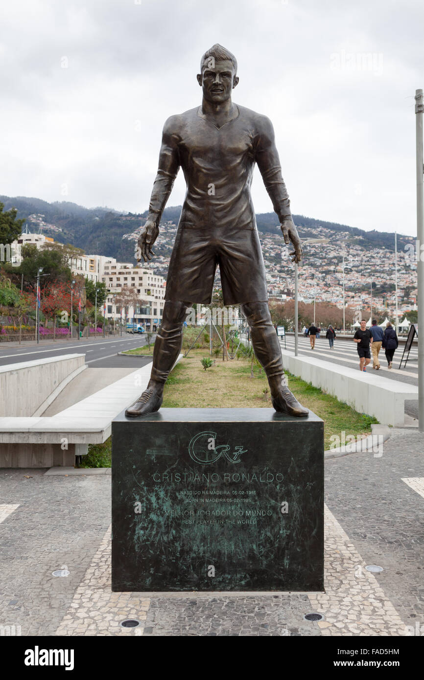 Statue Of Cristiano Ronaldo In The Harbour Of His Hometown Funchal Stock Photo Alamy