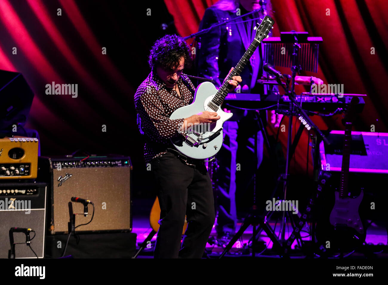 Daryl Hall and John Oates perform in Concert Stock Photo