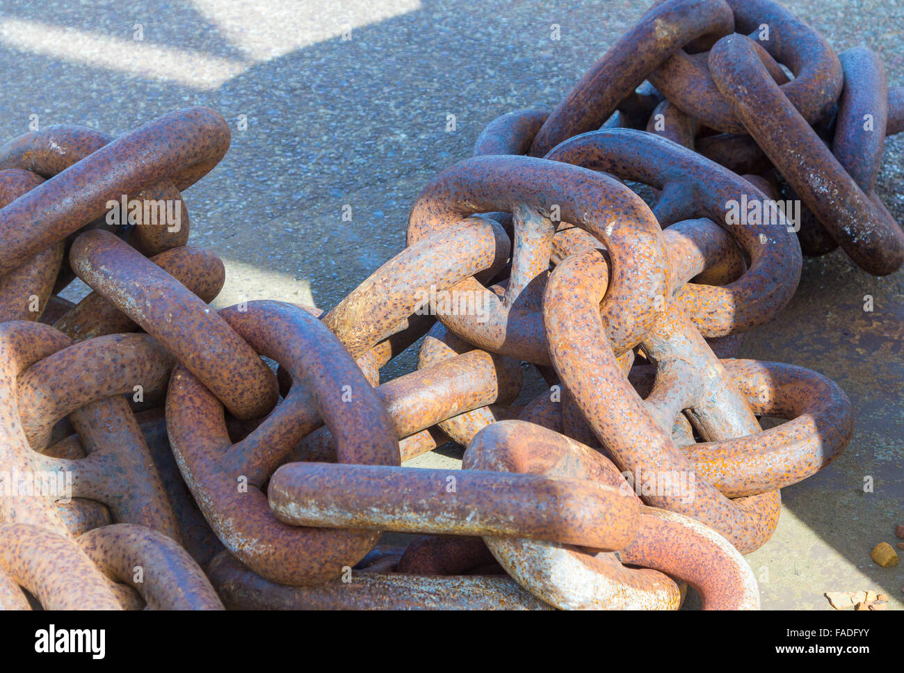 Steel chain links anchor hires stock photography and images Alamy
