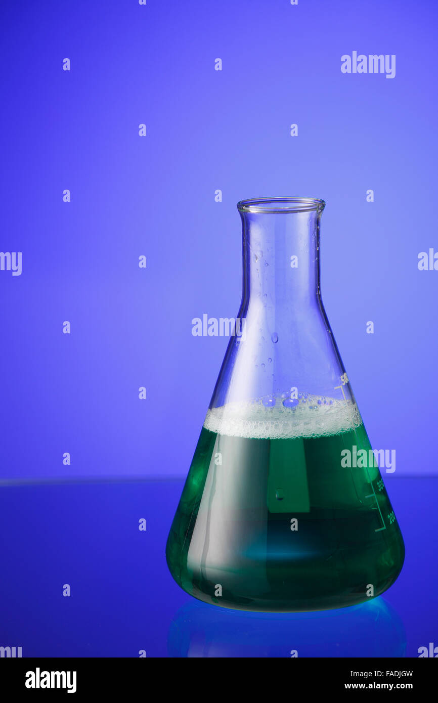 erlenmeyer flask full of liquid Stock Photo Alamy
