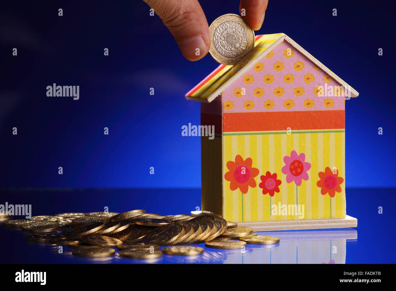 House shape money box hi-res stock photography and images - Alamy
