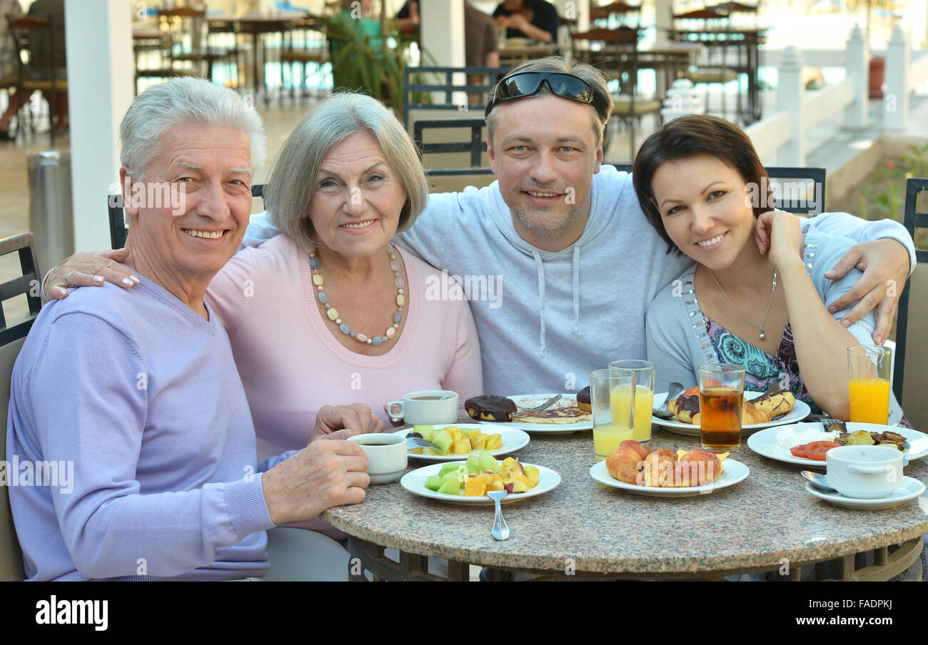 Resort family summer hi-res stock photography and images - Alamy