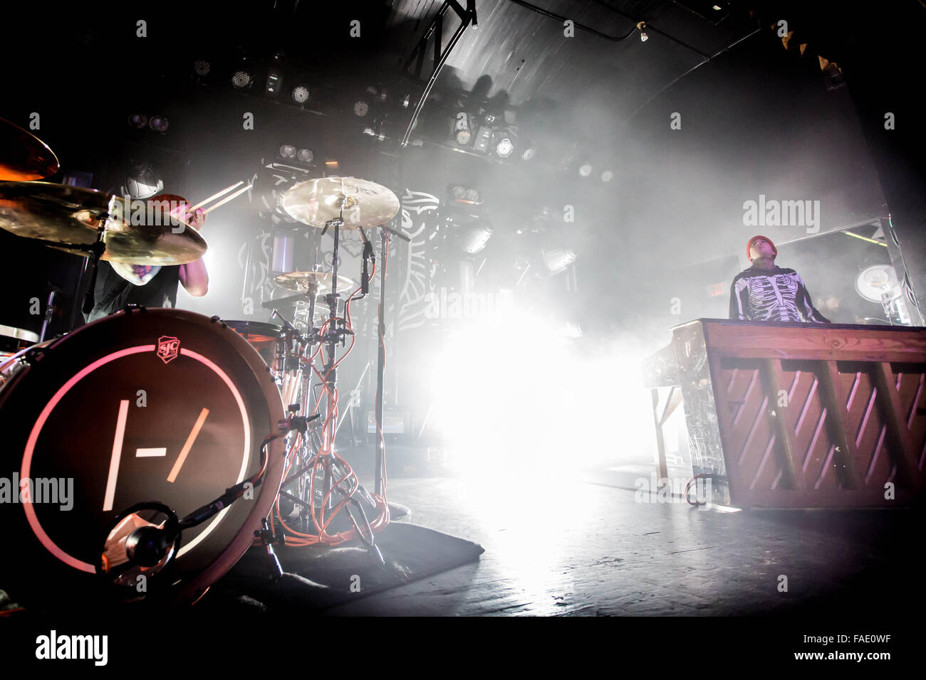 Detroit, Michigan, USA. 17th Dec, 2015. TYLER JOSEPH and JOSH DUN of 21 PILOTS ended the