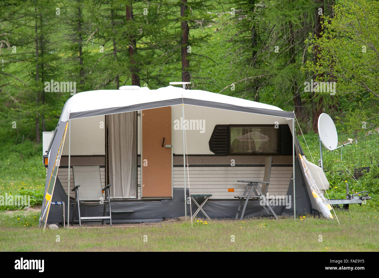 Caravan satellite dish hires stock photography and images Alamy