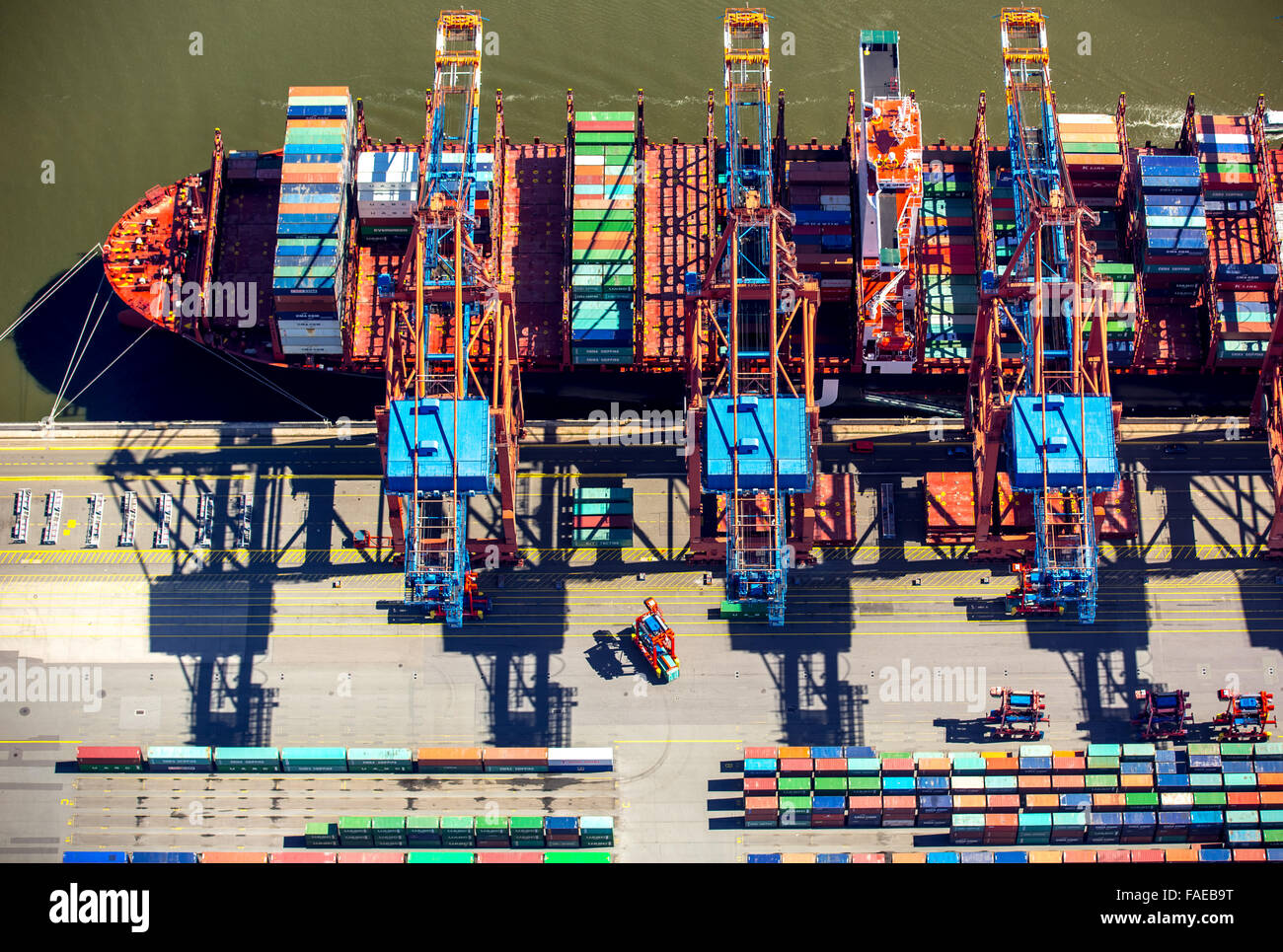 Aerial view, container loading, container gantry cranes, container