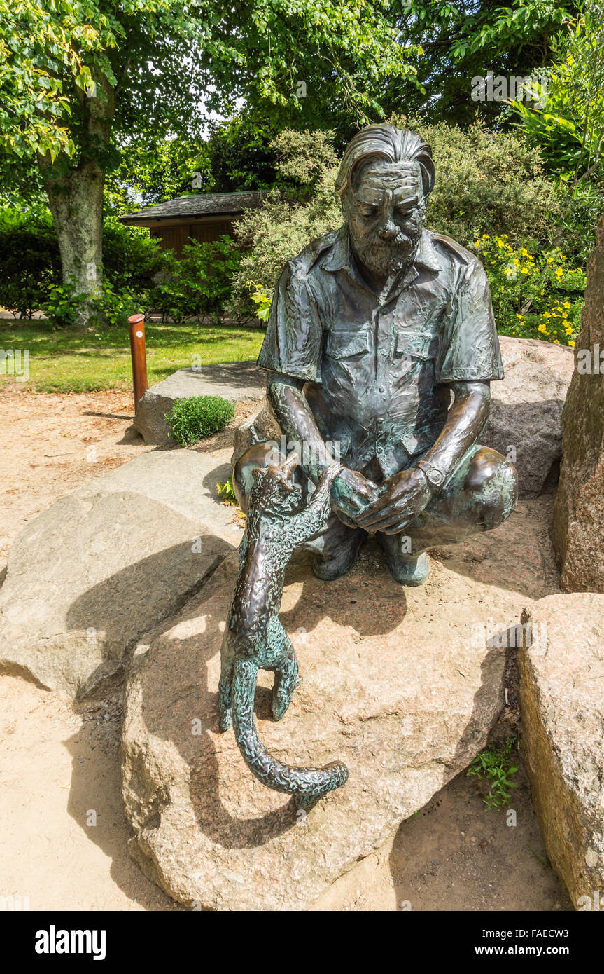 Channel Islands, Jersey - Gerald Durrell Wildlife Park statue of Durrell  Stock Photo - Alamy