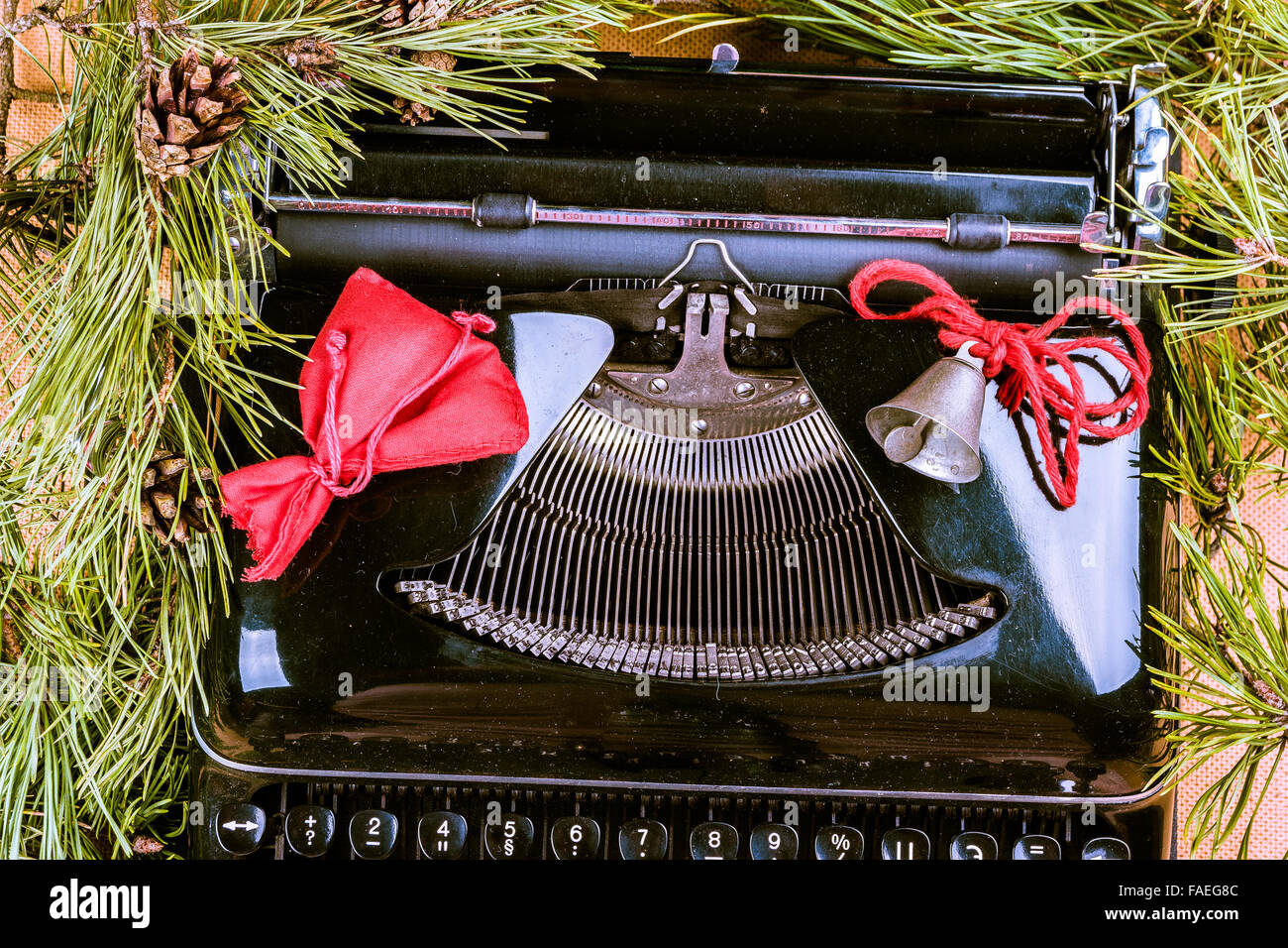 Vintage typewriter for Christmas Stock Photo Alamy