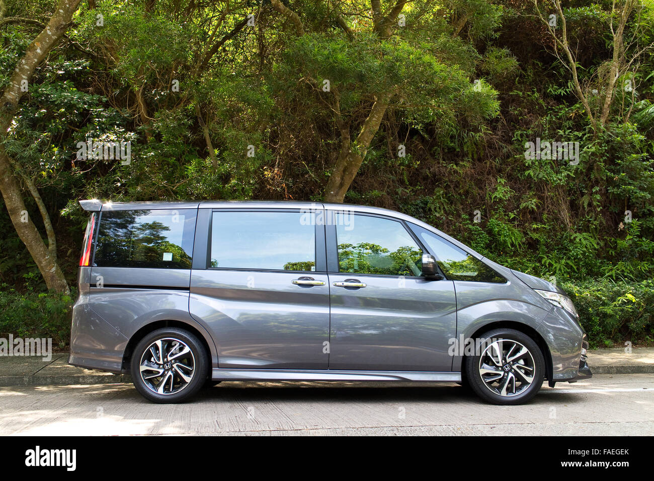 Honda stepwgn spada 2012. Honda stepwgn 2022. Хонда степвагон спада 2019. Хонда степвагон тест драйв. Honda stepwgn 5g.