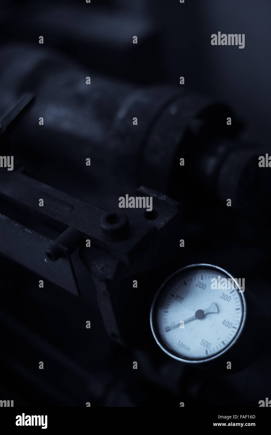 Close up image of an old pressure gauge Stock Photo - Alamy