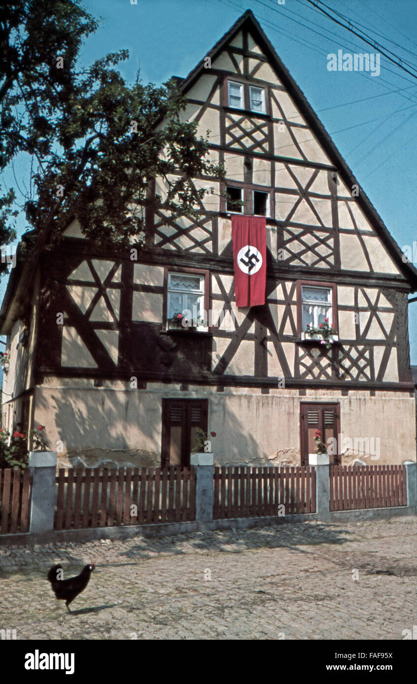 Stirnseite eines Fachwerkhauses im Weiler Traun im Saale Orla Kreis in Thüringen, Deutschland 1930er Jahre. Timbered house at the village of Traun in Thuringia, Germany 1930s. Stock Photo