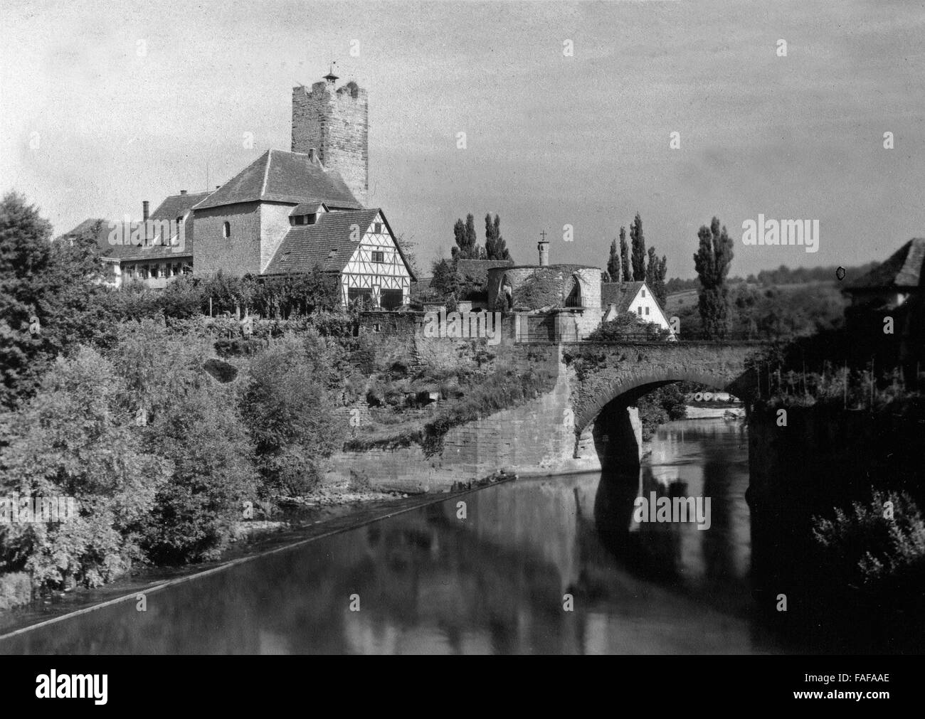 Die Grafenburg in Lauffen am Neckar, Deutschland 1930er Jahre. Grafenburg castle at Lauffen on river Neckar, Germany 1930s. Stock Photo
