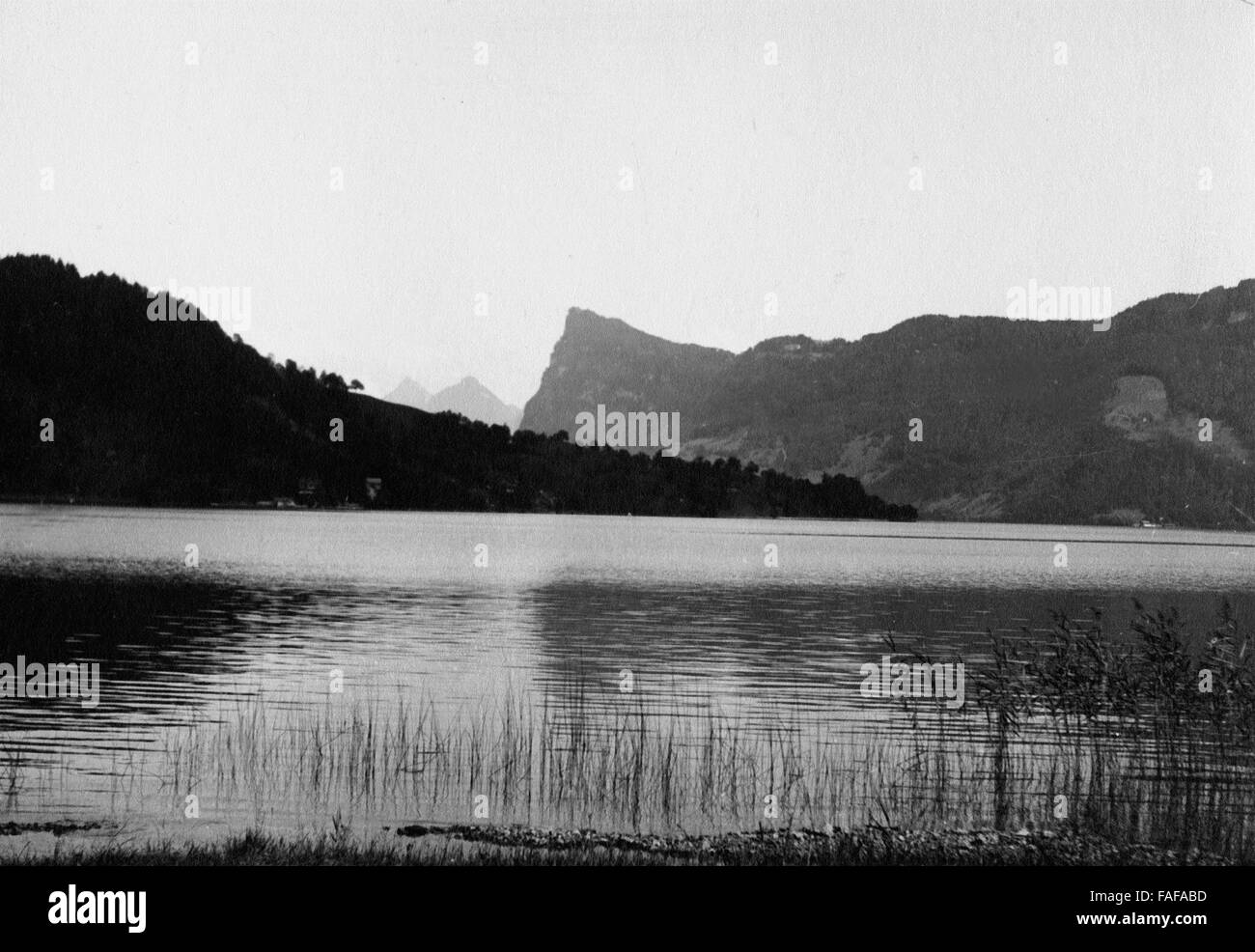 Der Bürgenstock am Vierwaldstättersee, Schweiz 1930er Jahre. Mount Buergenstock at Lake Lucerne, Switzerland 1930s. Stock Photo