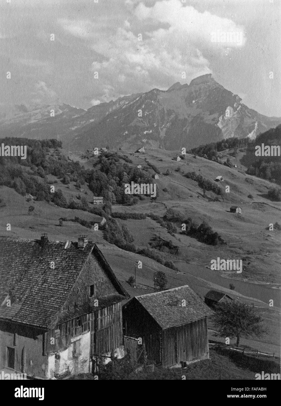 Fronalpstock von Seelisberg aus gesehen im Kanton Uri, Schweiz 1930er Jahre. Fronalpstock mountain at Uri canton, seen from Seelisberg, Switzerland 1930s. Stock Photo