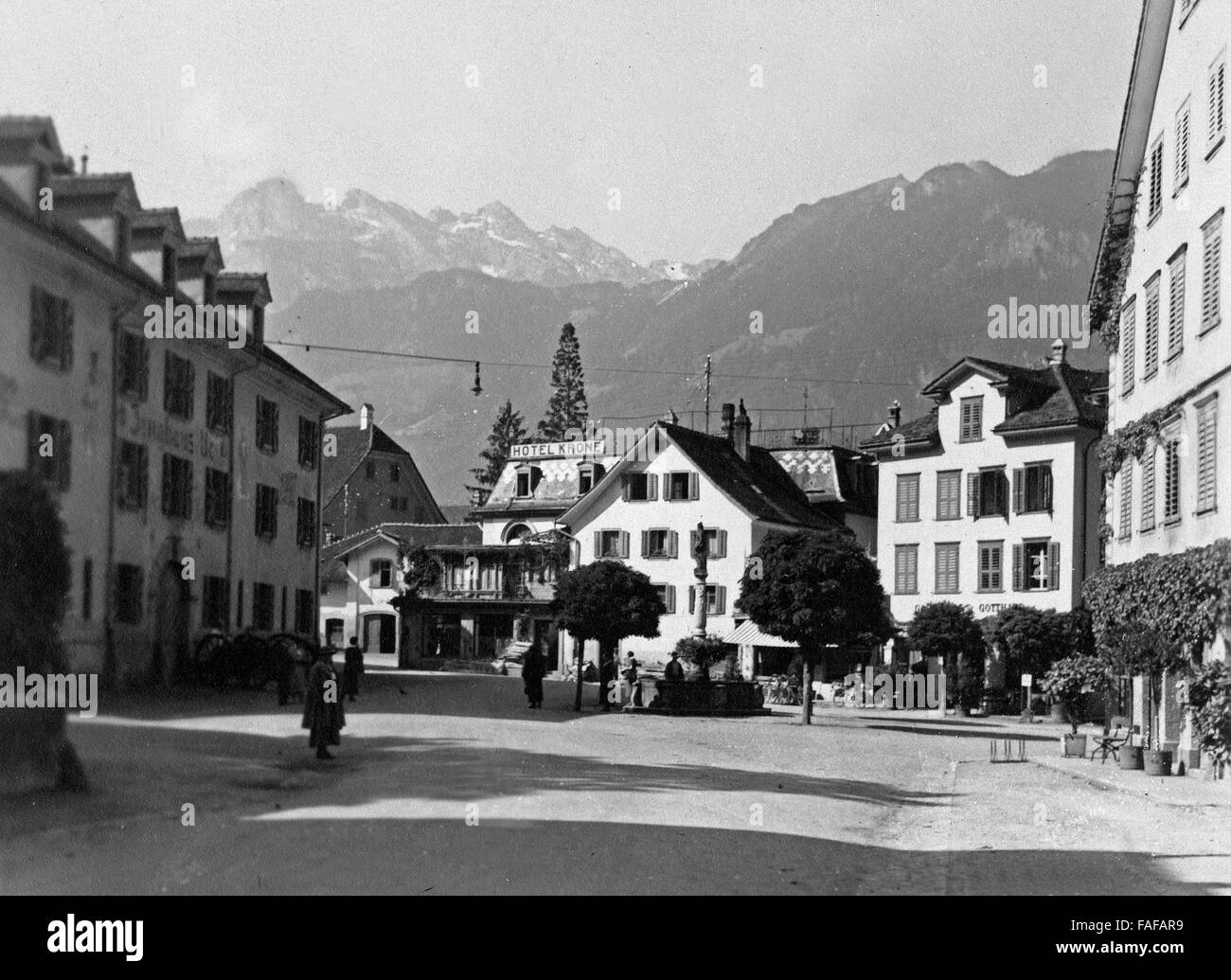 Straße und Platz in Altdorf im Kanton Uri, Schweiz 1930er Jahre. Streets and square at Altdorf at Uri canton, Switzerland 1930s. Stock Photo