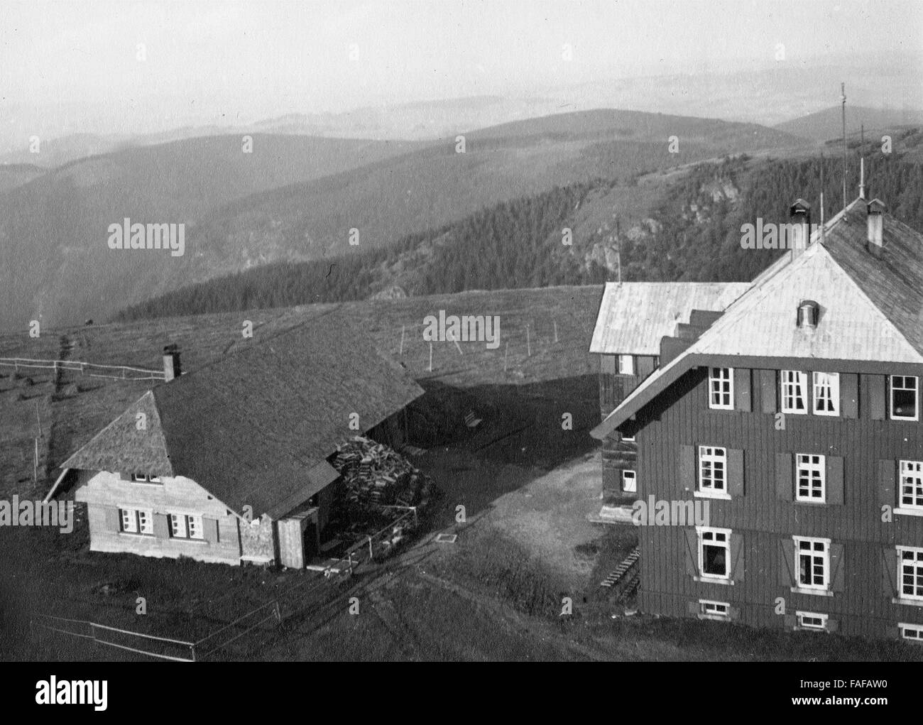 Blick aus dem Feldberg Hotel im Schwarzwald, Deutschland 1930er Jahre. View from Feldberg hotel to Black Forest, Germany 1930s. Stock Photo